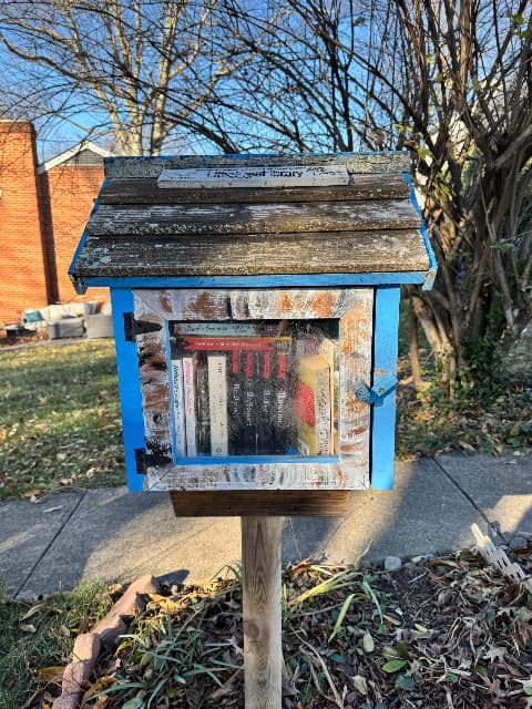 Nicholas & 14th St N library image