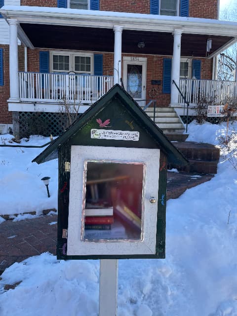 5834 Leon Lib library image